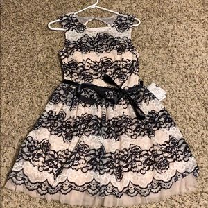 B Darlin sleeveless formal dress. NWT